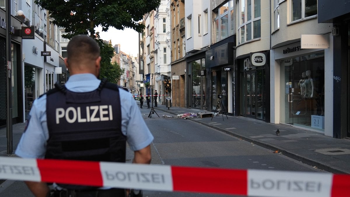 Almanya’da giyim mağazasında patlama