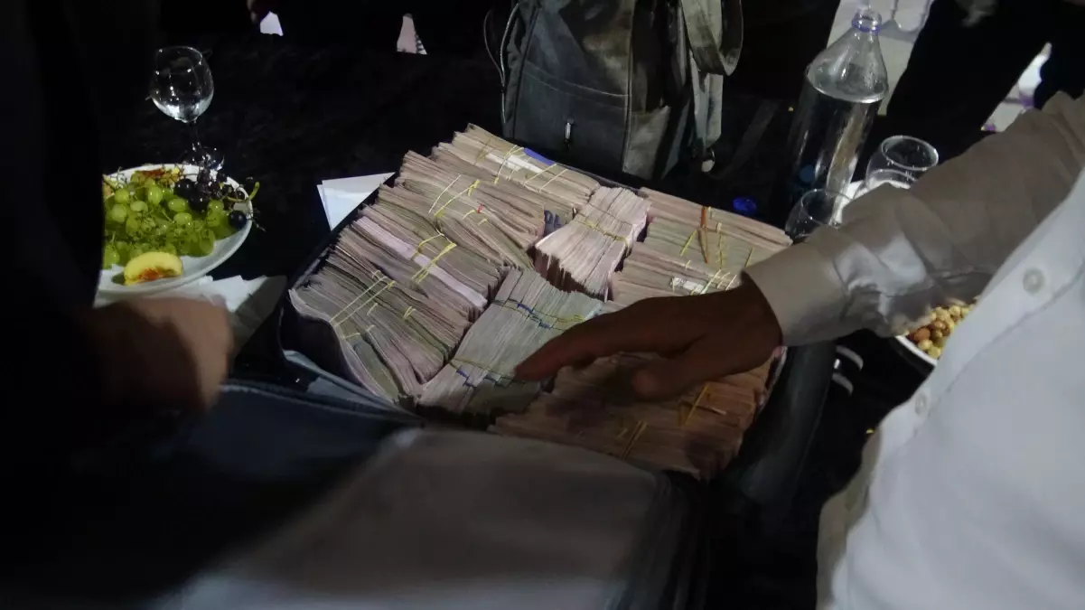 Altın ve Para ile Dolu Aşiret Düğünü