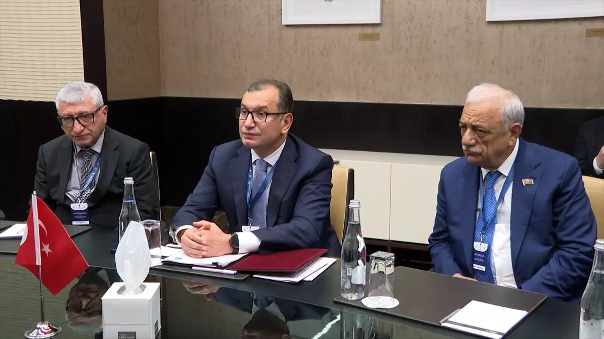 Türk-İş Başkanı Bakü’de Görüştü