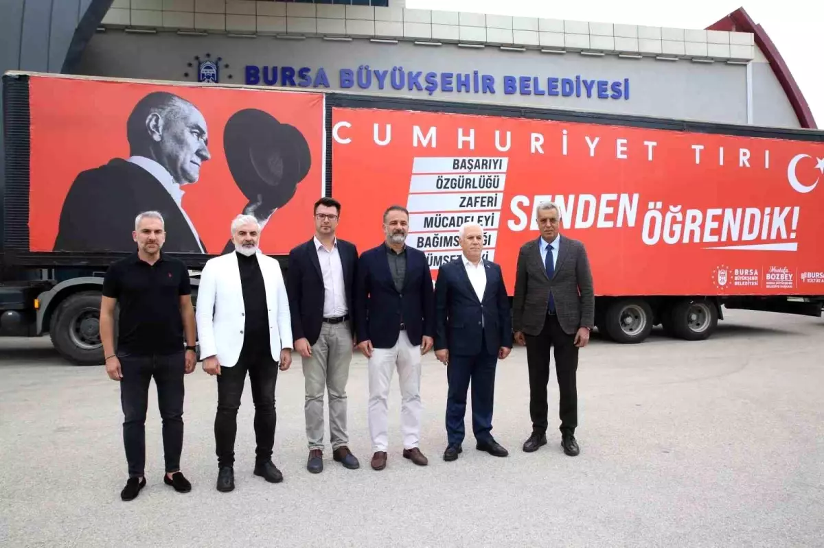 Bursa’da ‘Cumhuriyet Tırı’ Coşkusu