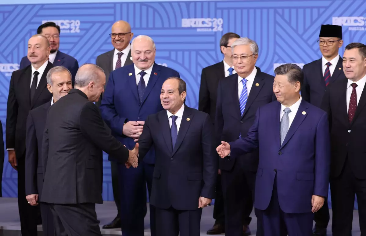 Cumhurbaşkanı Erdoğan, BRICS Zirvesi Öncesi Tataristan’da Liderlerle Fotoğraf Çekildi