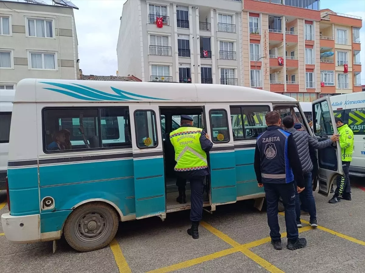 Gerze’de Okul Servisleri Denetlendi