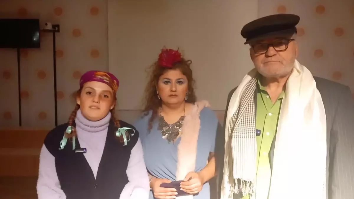 Samsun’da Kadına Şiddete Karşı Farkındalık: ‘3. Sayfadan Kadın Hikayeleri’ Oyunu Sergilendi