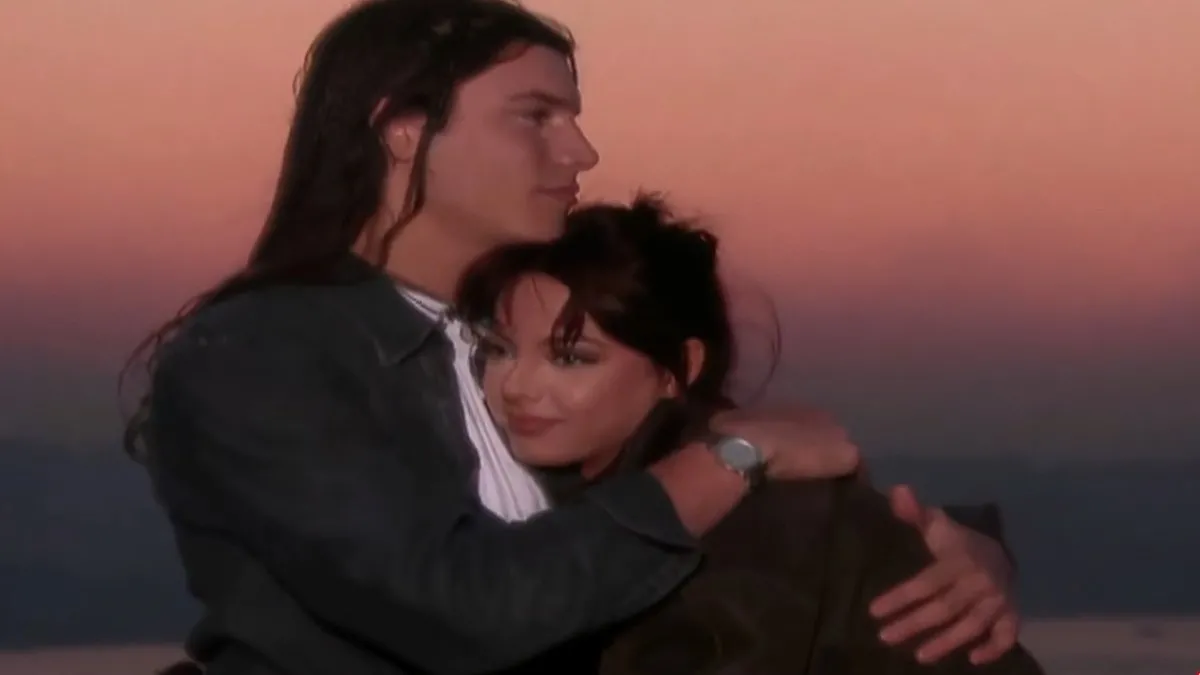 Ebru Gündeş’in biricik aşkıydı! Berke Hürcan bir anda ortadan kaybolmuştu…Son hali ‘Yıllara meydan okuyor’ dedirtti