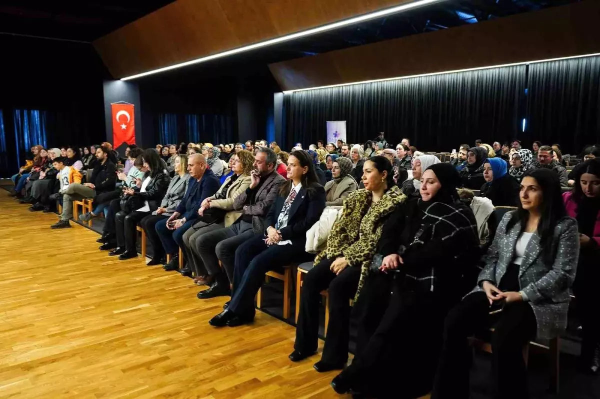 Beylikdüzü’nde Özel Gereksinimli Bireyler için Eğitim Semineri Düzenlendi