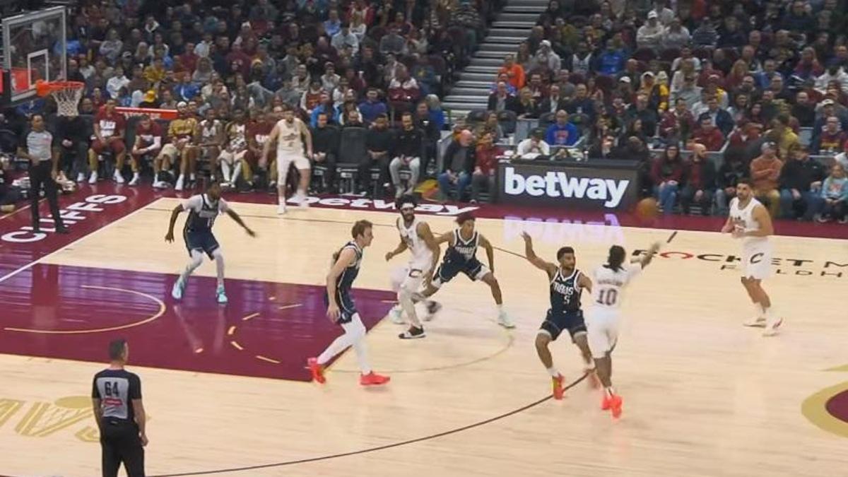Cleveland Cavaliers’dan, Dallas Mavericks’e 43 sayılık tarife!