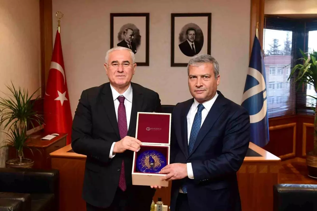 Kamu Başdenetçisi Akarca, Anadolu Üniversitesi’ni Ziyaret Etti